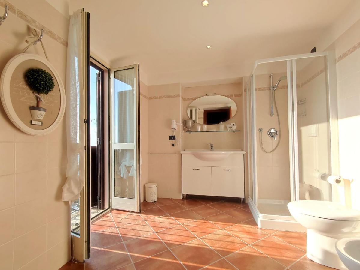 B&B Villa Regina Brunate Bagian luar foto